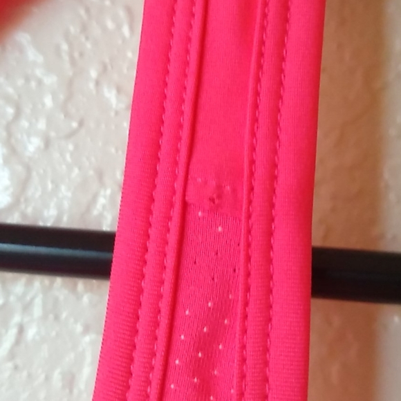 Under Armour heat gear hot pink racerback tank L - Picture 11 of 11